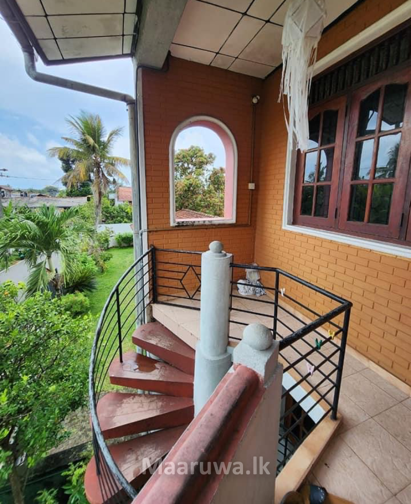 House with 5 Separate Apartments At maharagama Maharagama, Colombo